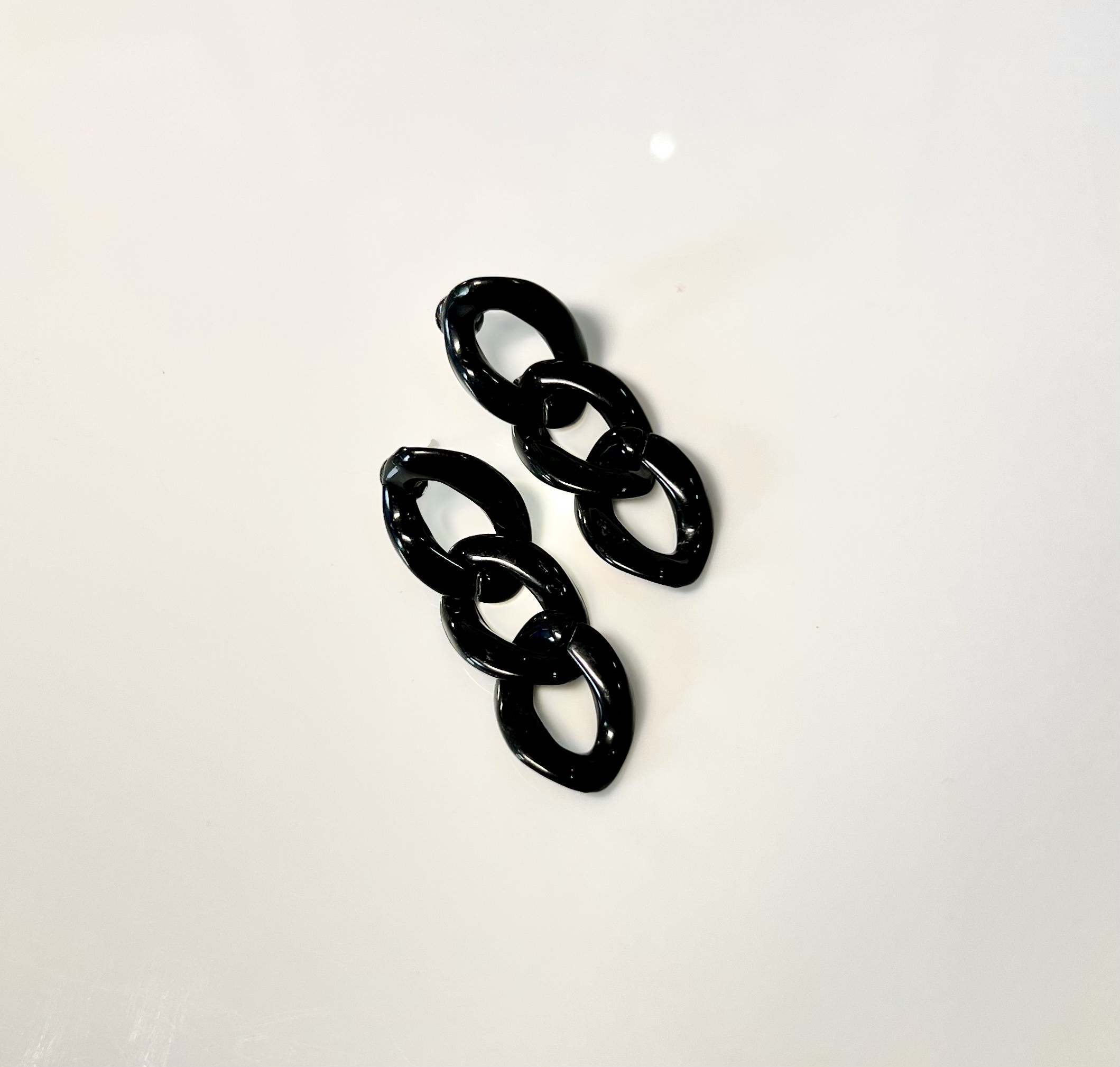 Black Shiny LINKING Earrings